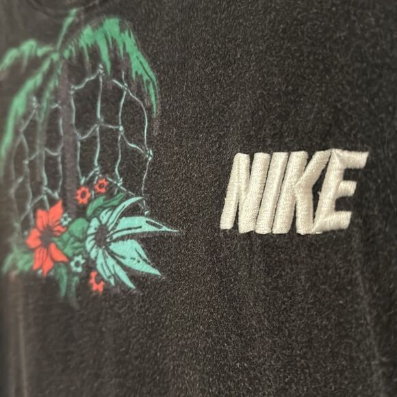 Nike Embroidered Tropical Print Short Sleeve Tee M - Picture 2 of 5
